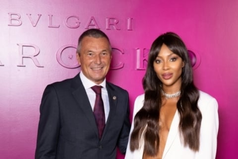 Jean Christophe Babin, CEO da Bulgari, com Naomi Campbell