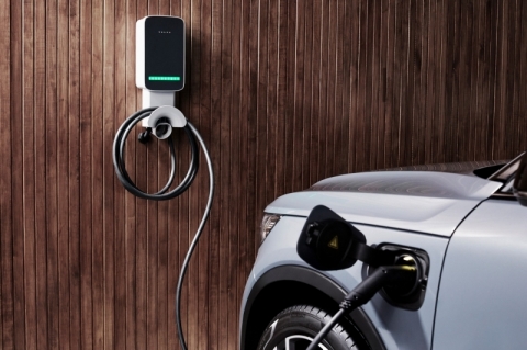 Volvo Brasil lança carregador doméstico para veículos híbridos e elétricos