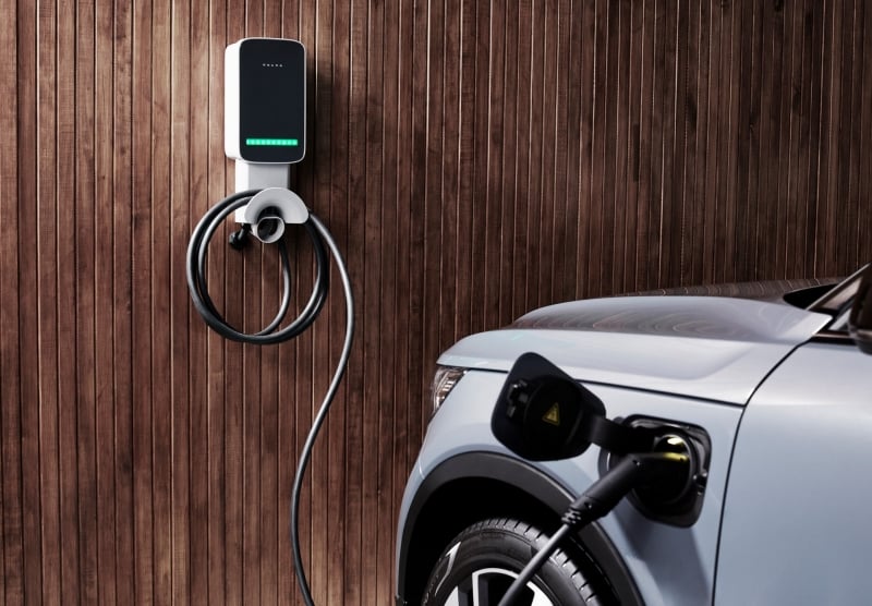 Aplicativo para smartphone permite acompanhar o andamento do processo de recarga das baterias