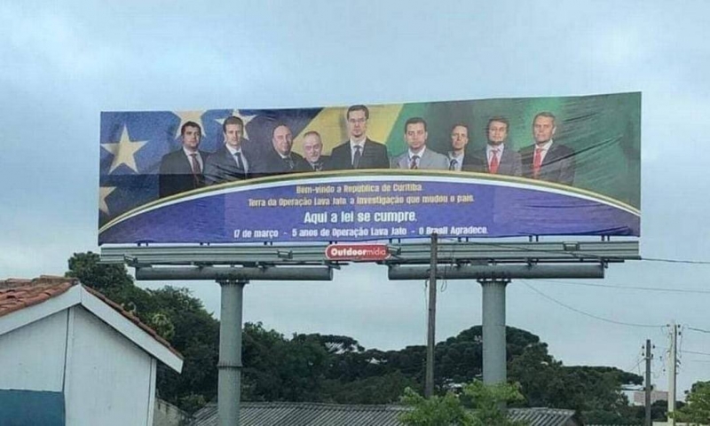 Procurador assume que custeou o outdoor, mas alega que não participou de detalhes da contratação