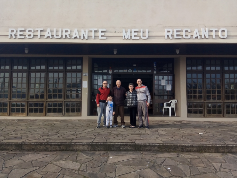Atalibio, Juraci, Ricardo, Everaldo e Heitor: a fam&iacute;lia por tr&aacute;s do neg&oacute;cio que percebeu aumento da clientela Foto: ARQUIVO PESSOAL/DIVULGA&Ccedil;&Atilde;O/JC