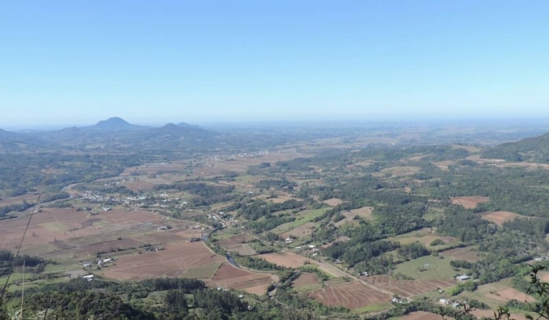 {'nm_midia_inter_thumb1':'https://www.jornaldocomercio.com/_midias/jpg/2020/09/28/206x137/1_cerro-9149983.jpg', 'id_midia_tipo':'2', 'id_tetag_galer':'', 'id_midia':'5f7241d882e17', 'cd_midia':9149983, 'ds_midia_link': 'https://www.jornaldocomercio.com/_midias/jpg/2020/09/28/cerro-9149983.jpg', 'ds_midia': 'foto a&eacute;rea Cerro Branco', 'ds_midia_credi': 'REPRODU&Ccedil;&Atilde;O;JC', 'ds_midia_titlo': 'foto a&eacute;rea Cerro Branco', 'cd_tetag': '1', 'cd_midia_w': '800', 'cd_midia_h': '467', 'align': 'Left'}