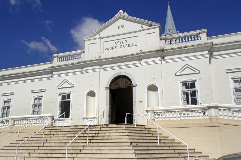 Fundado em 19 de junho de 1898, o asilo é mantido exclusivamente por meio de doações