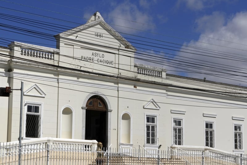 Institui&ccedil;&atilde;o abriga 100 moradores e atualmente precisa de alimentos e produtos de higiene e limpeza, entre outros