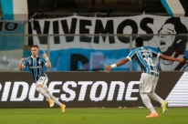 Grêmio vence a La U e encaminha vaga nas oitavas de final