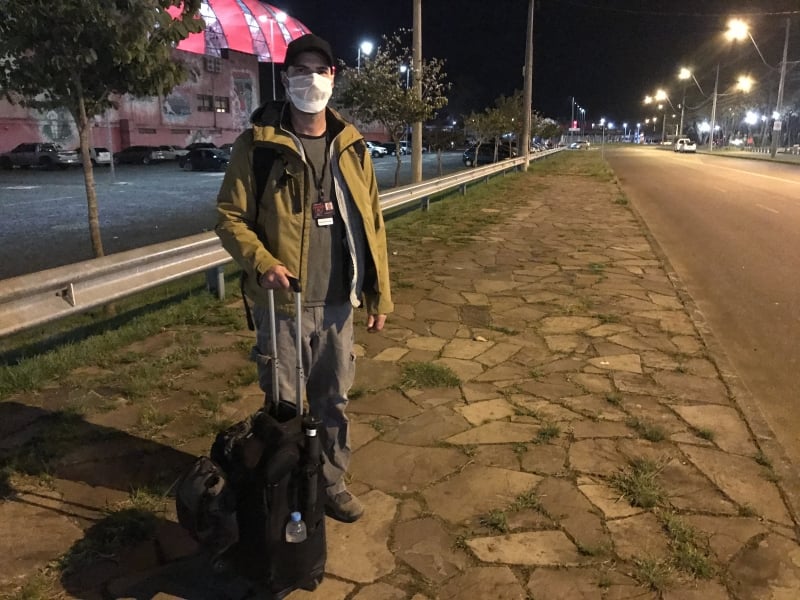 {'nm_midia_inter_thumb1':'https://www.jornaldocomercio.com/_midias/jpg/2020/09/29/206x137/1_grenal_427_imprensa_fotografo_jornal_do_comercio-9150711.jpg', 'id_midia_tipo':'2', 'id_tetag_galer':'', 'id_midia':'5f72ae5257834', 'cd_midia':9150711, 'ds_midia_link': 'https://www.jornaldocomercio.com/_midias/jpg/2020/09/29/grenal_427_imprensa_fotografo_jornal_do_comercio-9150711.jpg', 'ds_midia': 'Grenal 427 - Est&aacute;dio Beira-Rio com torcedores e vigil&acirc;ncia do est&aacute;dio em Porto Alegre - Copa Libertadores - fot&oacute;grafo Alexandre schneider ag&ecirc;ncia Getty Images ', 'ds_midia_credi': 'PATRICIA COMUNELLO/ESPECIAL/JC', 'ds_midia_titlo': 'Grenal 427 - Est&aacute;dio Beira-Rio com torcedores e vigil&acirc;ncia do est&aacute;dio em Porto Alegre - Copa Libertadores - fot&oacute;grafo Alexandre schneider ag&ecirc;ncia Getty Images ', 'cd_tetag': '1', 'cd_midia_w': '800', 'cd_midia_h': '600', 'align': 'Left'}