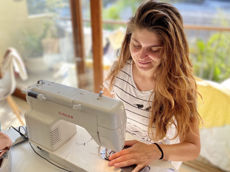 Cris criou a Leveza em Cor, de artesanato sustent&aacute;vel  Foto: ARQUIVO PESSOAL/DIVULGA&Ccedil;&Atilde;O/JC