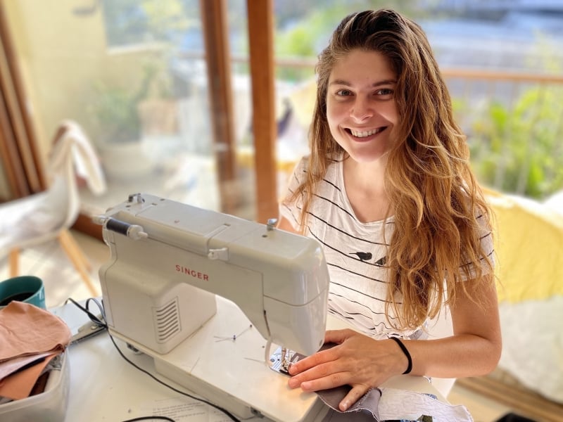 Cris Tronco criou a Leveza em Cor, marca de artesanato consciente  Foto: ARQUIVO PESSOAL/DIVULGA&Ccedil;&Atilde;O/JC