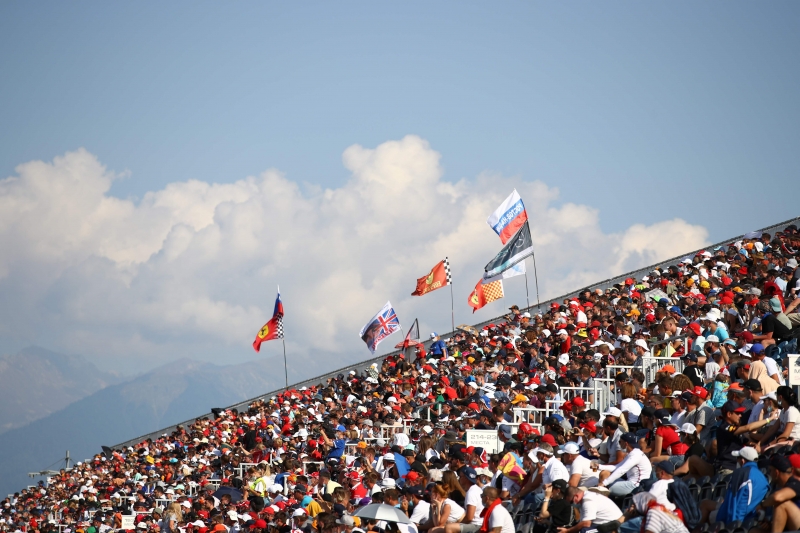 Prova disputada em Sochi contou com a presença de 30 mil espectadores nas arquibancadas
