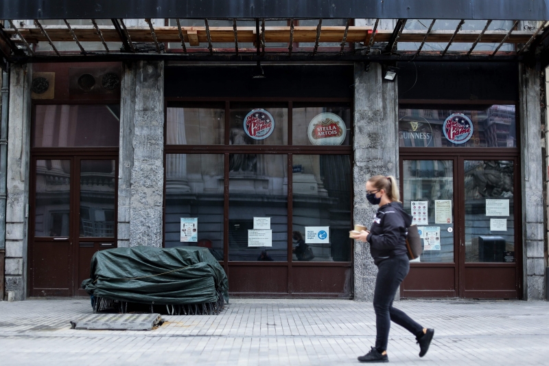 Em Bruxelas, apenas locais onde as refeições são servidas à mesa podem permanecer abertos