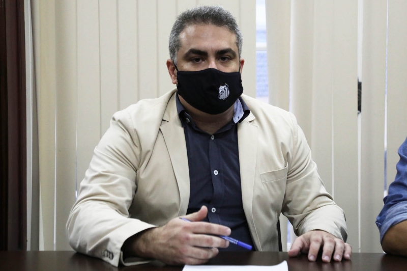 'Nosso Departamento Jurídico está correndo para registrar atletas', afirmou o presidente do Santos, Orlando Rollo