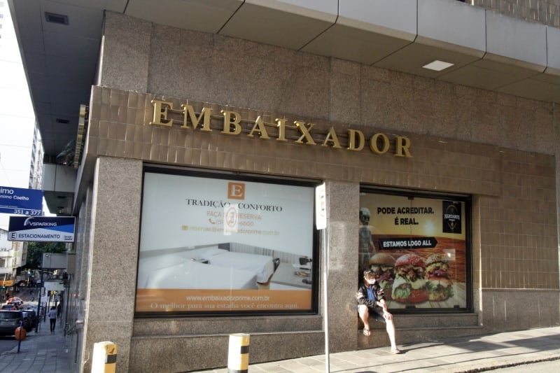 Hotel Embaixador reabriu em outubro, com novo conceito que inclui coliving e serviços de shopping 