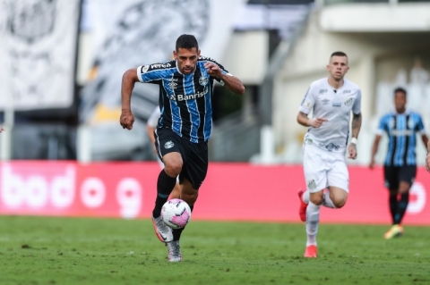 Com gols de p�nalti, Santos vence o Gr�mio por 2 x 1 na Vila Belmiro