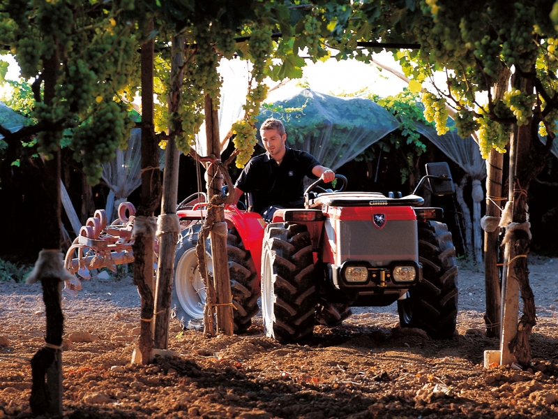 {'nm_midia_inter_thumb1':'https://www.jornaldocomercio.com/_midias/jpg/2020/10/13/206x137/1_upertigre_jona_001-9163394.jpg', 'id_midia_tipo':'2', 'id_tetag_galer':'', 'id_midia':'5f85e06c1847c', 'cd_midia':9163394, 'ds_midia_link': 'https://www.jornaldocomercio.com/_midias/jpg/2020/10/13/upertigre_jona_001-9163394.jpg', 'ds_midia': 'Marca italiana Antonio Carrarro se destaca com ve&iacute;culos para agricultura em locais de dif&iacute;cil acesso', 'ds_midia_credi': 'Tramonti/Divulga&ccedil;&atilde;o/JC', 'ds_midia_titlo': 'Marca italiana Antonio Carrarro se destaca com ve&iacute;culos para agricultura em locais de dif&iacute;cil acesso', 'cd_tetag': '1', 'cd_midia_w': '800', 'cd_midia_h': '600', 'align': 'Left'}