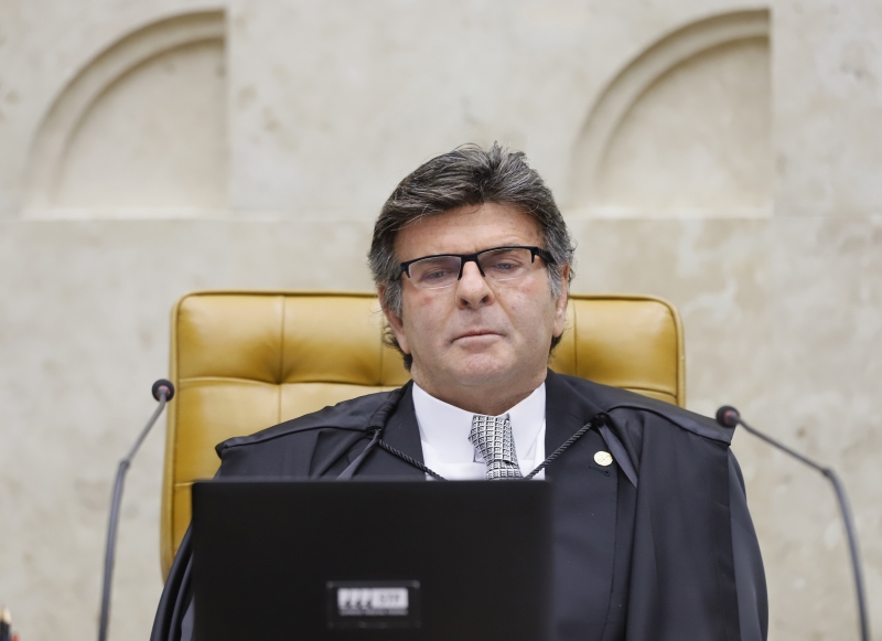 No julgamento, os ministros da Corte votam sobre se mantêm a decisão do presidente do tribunal