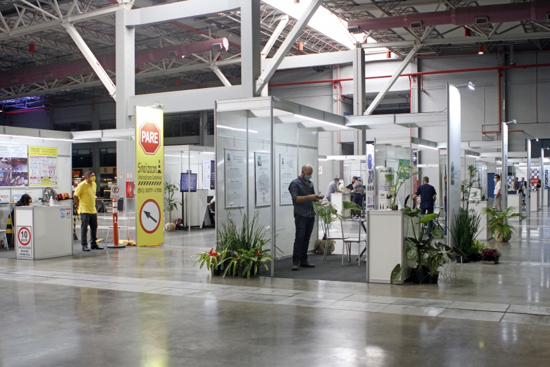 Estandes tiveram distanciamento de pelo menos quatro metros