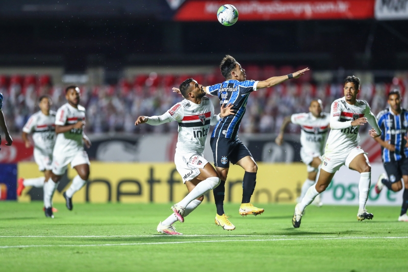 Presidente do time afirmou que arbitragem que apitou jogo contra São Paulo está sob suspeição