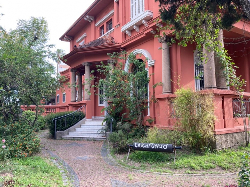 O casarão de 1926 na avenida Independência é o imóvel com mais itens tombados, segundo Elisa  