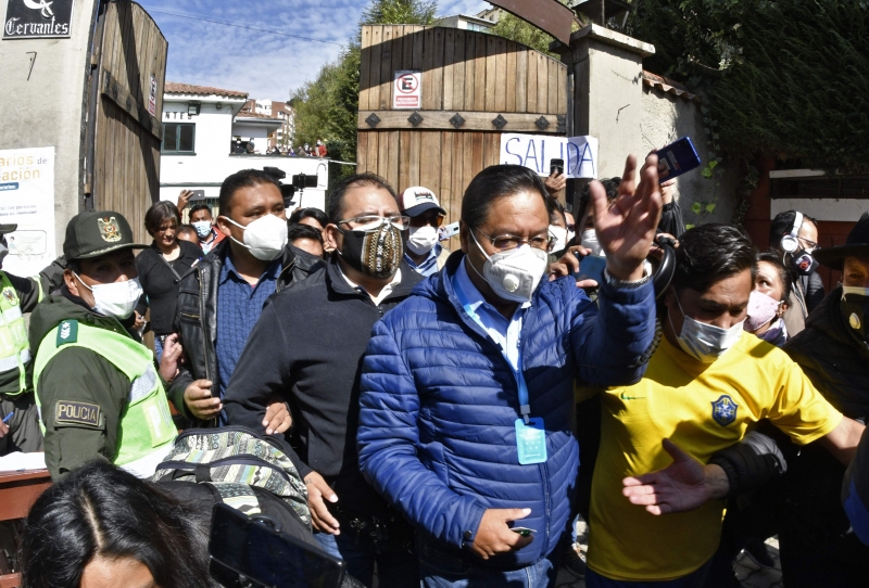 Arce, de 57 anos, entrou na política em 2006, ao ser nomeado por Evo como ministro da Economia e Finanças