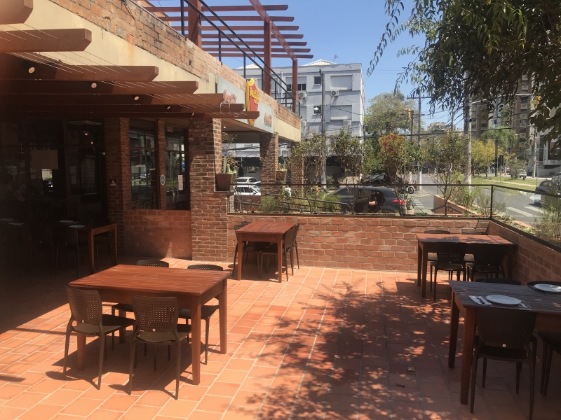 {'nm_midia_inter_thumb1':'https://www.jornaldocomercio.com/_midias/jpg/2020/10/20/206x137/1_gastronomia_mesas_externas_parrilla_jornal_do_comercio_6-9169281.jpg', 'id_midia_tipo':'2', 'id_tetag_galer':'', 'id_midia':'5f8f26b01d1be', 'cd_midia':9169281, 'ds_midia_link': 'https://www.jornaldocomercio.com/_midias/jpg/2020/10/20/gastronomia_mesas_externas_parrilla_jornal_do_comercio_6-9169281.jpg', 'ds_midia': 'Gastronomia - restaurantes - mesas na rua - efeito pandemia - Parrilla del Sur - bairro Petrópolis - Porto Alegre - serviços - clientes - área nova externa com mesas', 'ds_midia_credi': 'PATRÍCIA COMUNELLO /ESPECIAL/JC/', 'ds_midia_titlo': 'Gastronomia - restaurantes - mesas na rua - efeito pandemia - Parrilla del Sur - bairro Petrópolis - Porto Alegre - serviços - clientes - área nova externa com mesas', 'cd_tetag': '1', 'cd_midia_w': '800', 'cd_midia_h': '600', 'align': 'Left'}