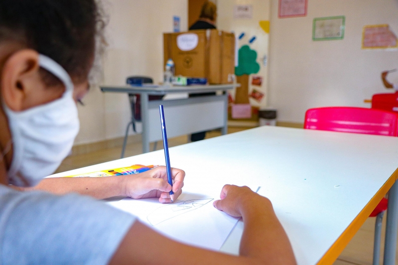 Nesta quinta-feira, 33 das 99 escolas do município receberam alunos, segundo  a Smed