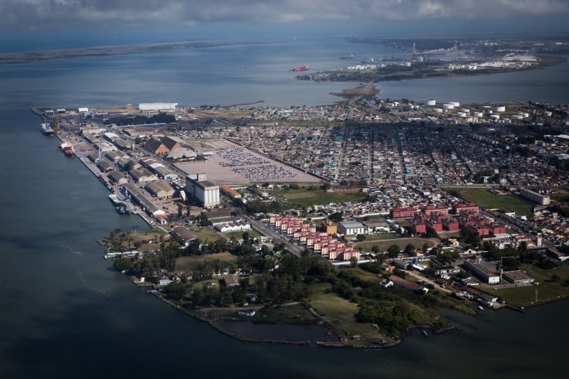 Porto do Rio Grande prevê recuperação de parte do calado para novembro