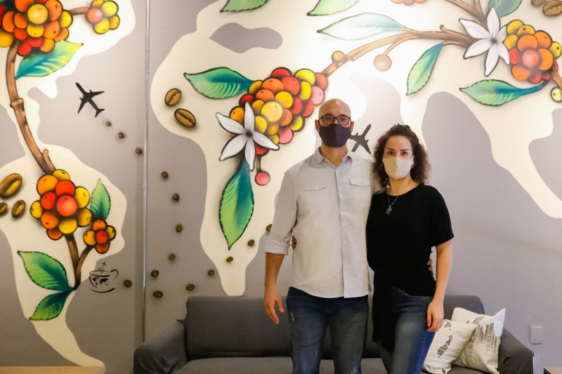 Leandro e Flavia Araujo desejam franquear, no futuro, a Grãos do Mundo
 Foto: Ana Camargo/GrãosdoMundo/Divulgação/JC