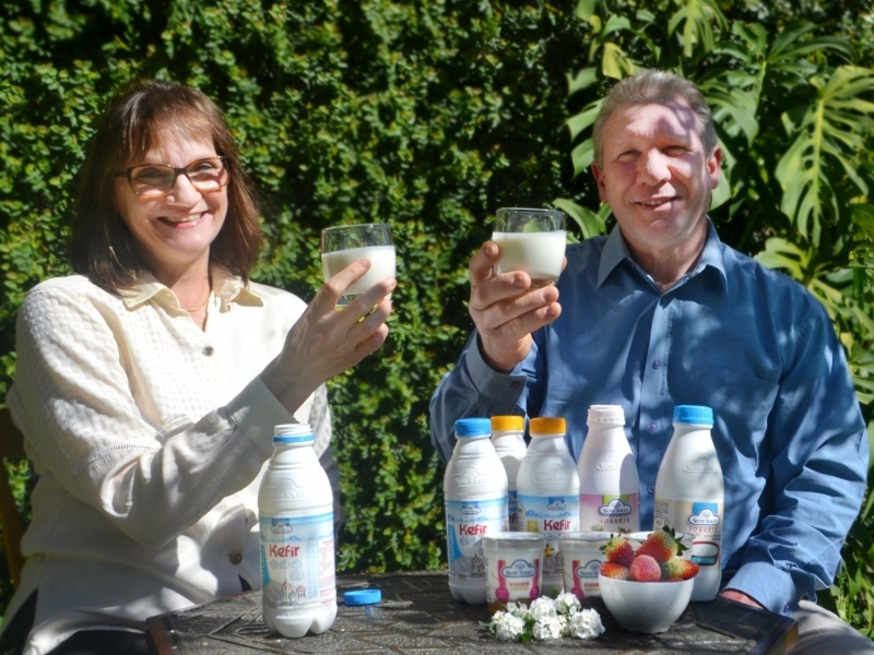 Sigrid e Enio Pesenatto comemoram o lançamento