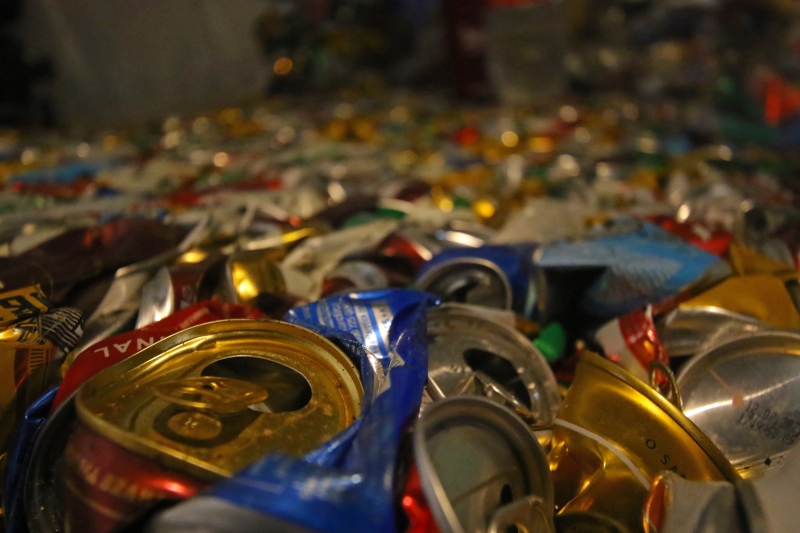 Negócio em torno da reciclagem atinge dezenas de milhares de pessoas na capital gaúcha