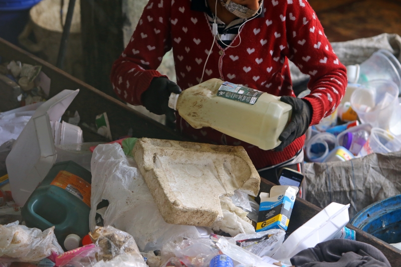 Apenas cerca de 3% do res&iacute;duo gerado no Pa&iacute;s passa por reciclagem
