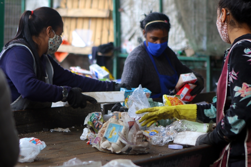 Levantamento inédito apresenta dados sobre as mulheres que trabalham na triagem de recicláveis