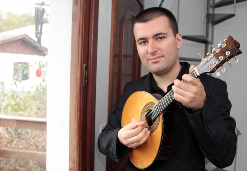 Instrumentista toca m&uacute;sica brasileira em duas apresenta&ccedil;&otilde;es neste s&aacute;bado, com acesso gratuito