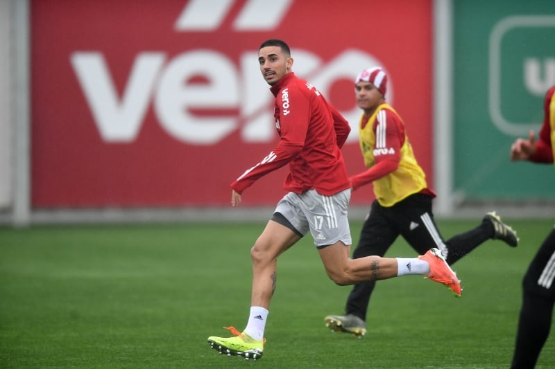 Expulso no Brasileirão, Thiago Galhardo é presença certa