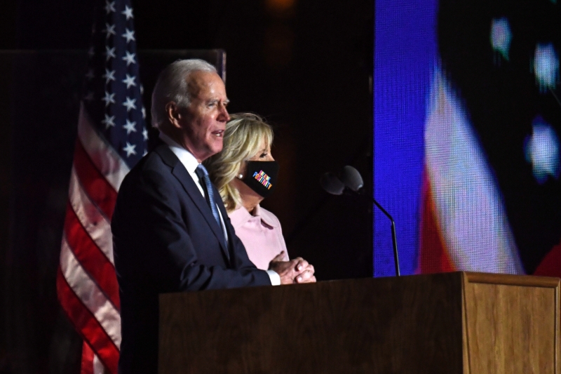 Democrata Joe Biden, ao lado da esposa Jill