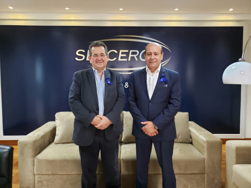 Gabardo (e) assume o cargo de Couto da Silva (d) para o biênio 2021/2022