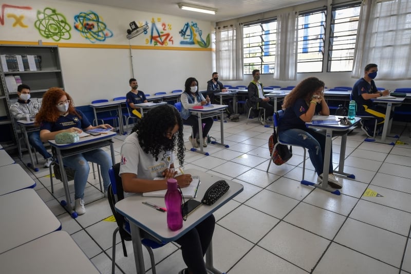 Estudo prev&ecirc; que impacto ser&aacute; sentido no PIB, na produtividade do trabalho e no aumento da desigualdade