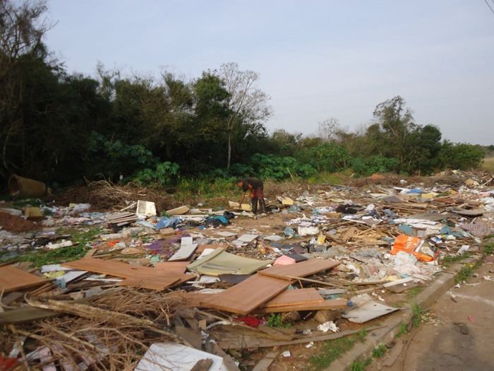 Depósito de lixo irregular na região Metropolitana da Capital é de difícil coleta