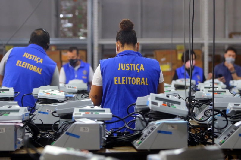 Brasileiros vão às urnas no domingo e já está tudo pronto para as eleições