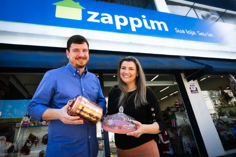 Roberto e Tatiana Basso, da Zappim, lançaram e-commerce Foto: CARLOS MACEDO/DIVULGAÇÃO/JC
