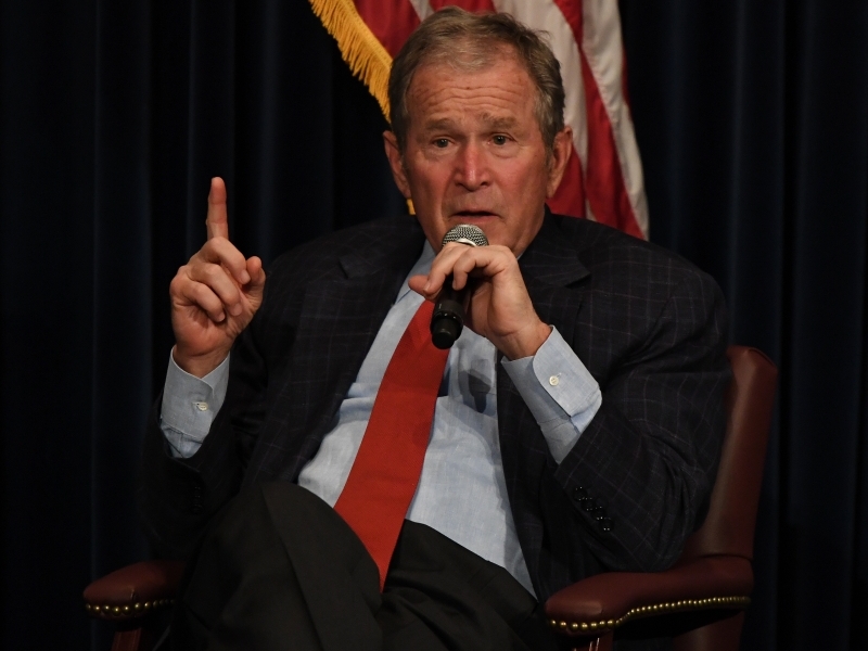Bush esteve na Casa Branca entre 2001 e 2008