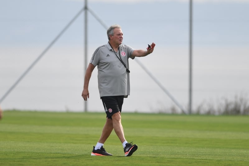 Abel ainda não teve a oportunidade de dirigir o Inter no Beira-Rio pelo Brasileirão