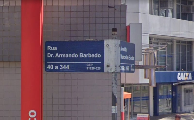 {'nm_midia_inter_thumb1':'https://www.jornaldocomercio.com/_midias/jpg/2020/11/11/206x137/1_ger___placas_antigas_na_rua_armando_barbedo-9186373.jpg', 'id_midia_tipo':'2', 'id_tetag_galer':'', 'id_midia':'5fabe0cd43b39', 'cd_midia':9186373, 'ds_midia_link': 'https://www.jornaldocomercio.com/_midias/jpg/2020/11/11/ger___placas_antigas_na_rua_armando_barbedo-9186373.jpg', 'ds_midia': 'Placas antigas que foram retiradas tinham o CEP correto', 'ds_midia_credi': 'REPRODU&Ccedil;&Atilde;O/GOOGLE MAPS/JC', 'ds_midia_titlo': 'Placas antigas que foram retiradas tinham o CEP correto', 'cd_tetag': '1', 'cd_midia_w': '800', 'cd_midia_h': '495', 'align': 'Left'}