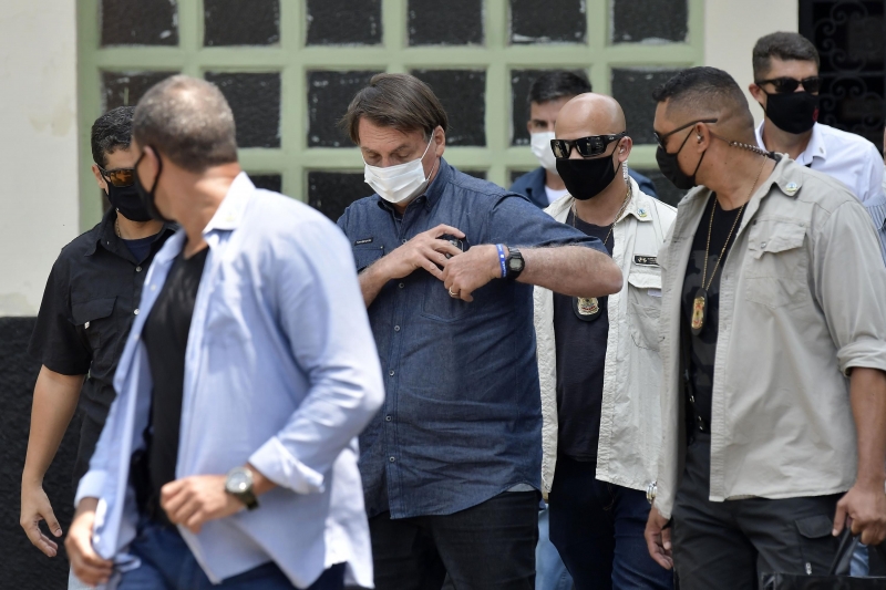 O presidente ficou no local por 10 minutos e não deu declarações públicas