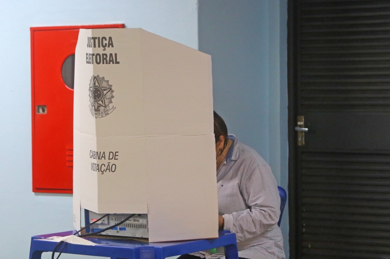 Segundo turno ocorre neste domingo, das 7h às 17h, em cinco cidades gaúchas