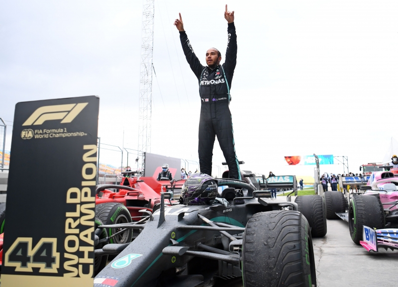 Hamilton é ainda o maior em número de vitórias, pole positions, pódios, pontos e quilômetros na liderança

