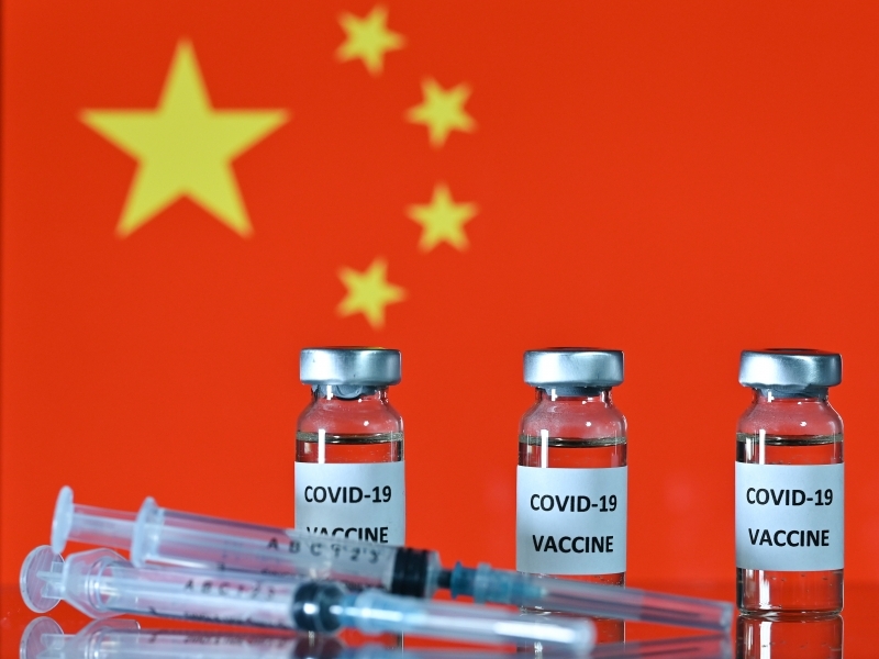 Produzida pela empresa chinesa Sinovac, a vacina Coronavac é testada no Brasil pelo Instituto Butantan