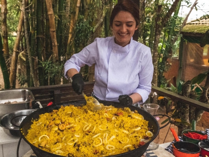 Com apenas 25 anos, Jessica Cordeiro se especializou em frutos do mar