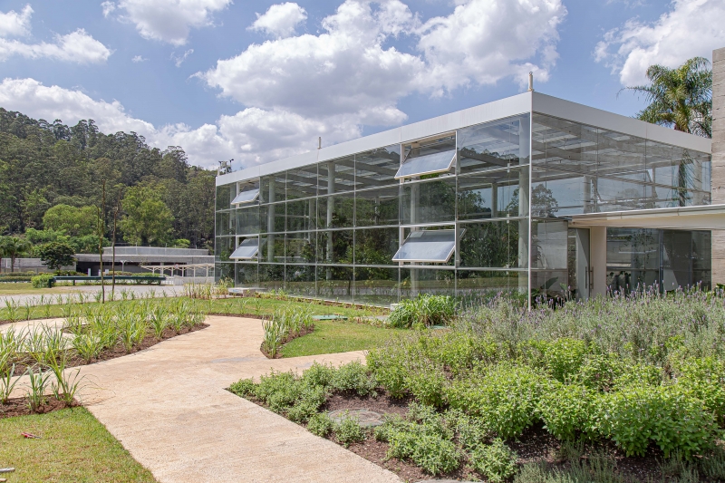 Espaço tem 2.900 m² e está localizado em meio à natureza da sede de Cajamar (SP)