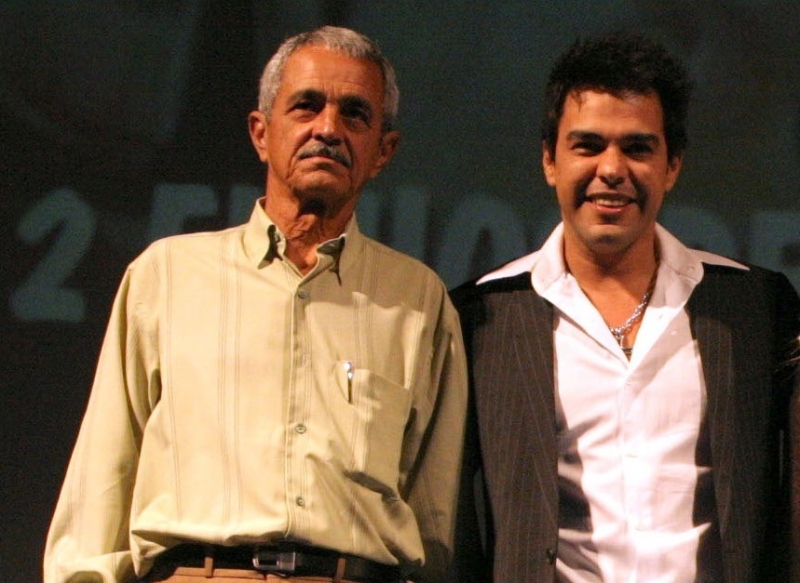 Seu Francisco e o cantor Zezé na exibição do filme que conta sua história em Gramado em 2005