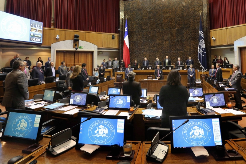 Medida da oposição ficou três votos aquém da aprovação, já que parlamentares pró-governo rejeitaram o projeto de lei